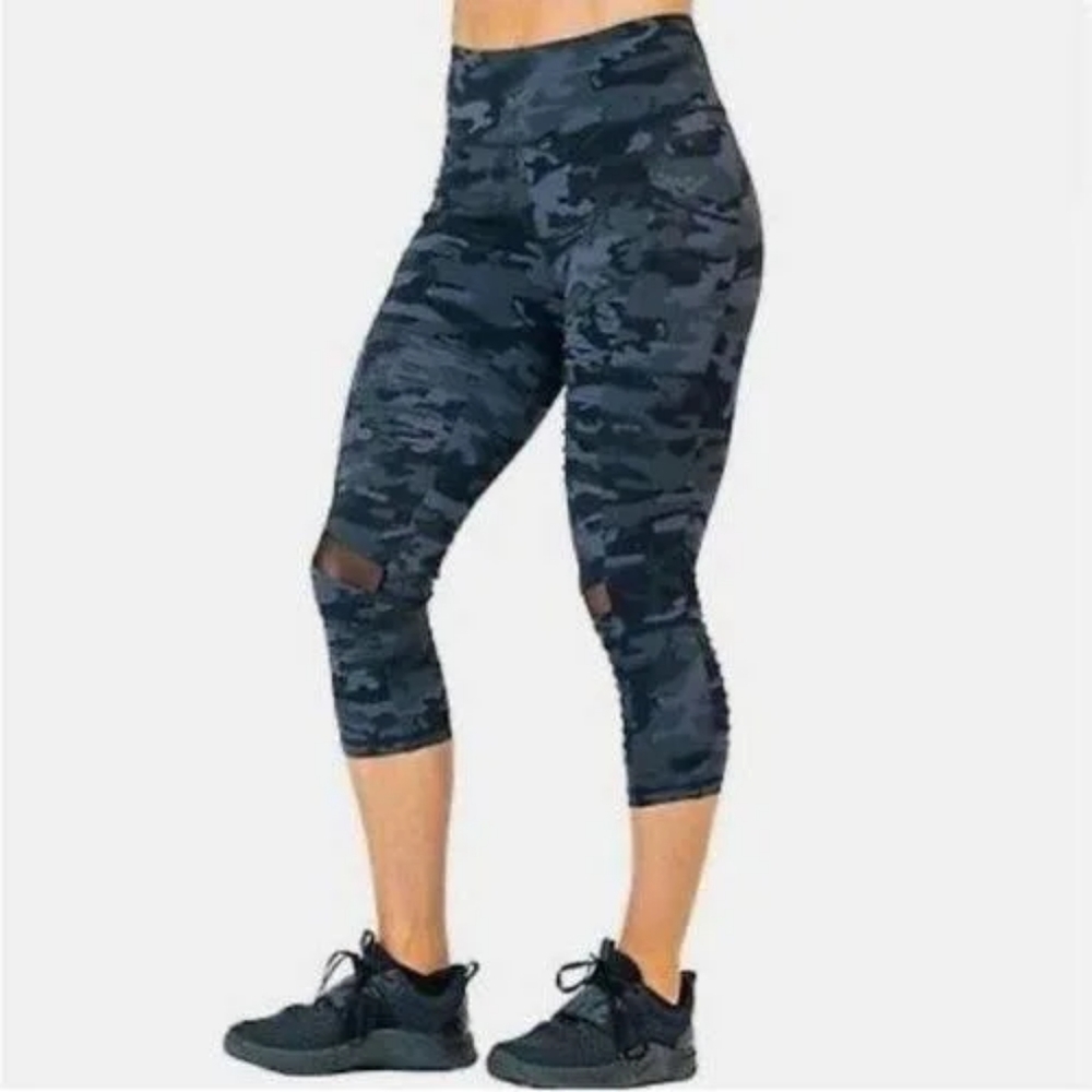 Constantly Varied Gear CAMO MOTO Capris NWOT XS